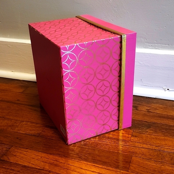 ⭐️🎉H.P.🎉 Decorative She's Got That Boss Hustle Pink and Gold Storage Box - Picture 4 of 5